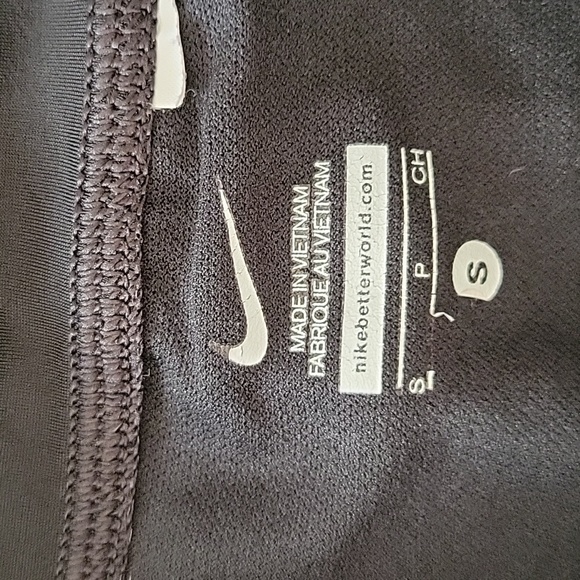 Womens size small nike shorts - Picture 2 of 7